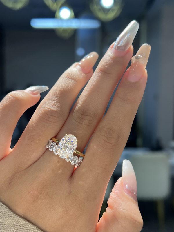 18k Yellow Gold 2CTW Oval Cut Lab Grown Diamond Engagement Ring