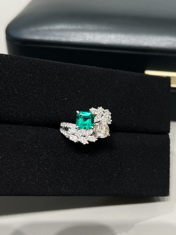 1CTW Asscher Cut Emerald Gemstone Ring in 18K White Gold