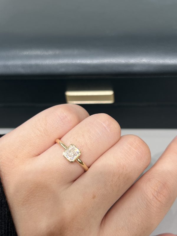 0.6 Carat Radiant Cut Lab Grown Diamond Engagement Ring in 18K Yellow Gold